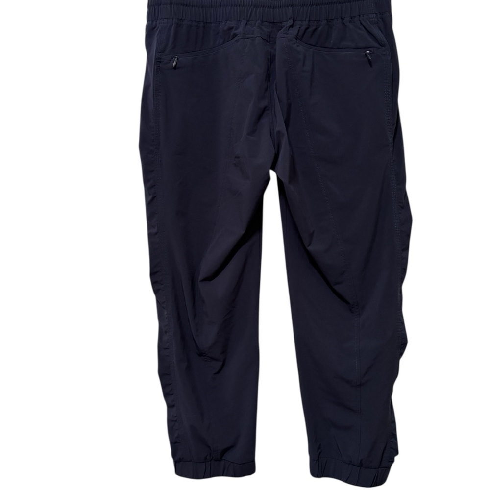 Blue Capri Pants with Elastic Waistband and Fitted Silhouette - Picture 5 of 7